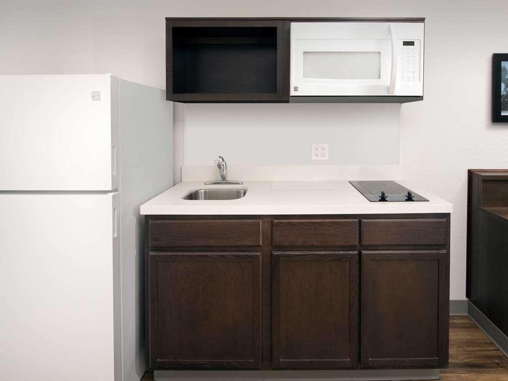 Extended Stay America Select Suites - Бомонт Номер фото