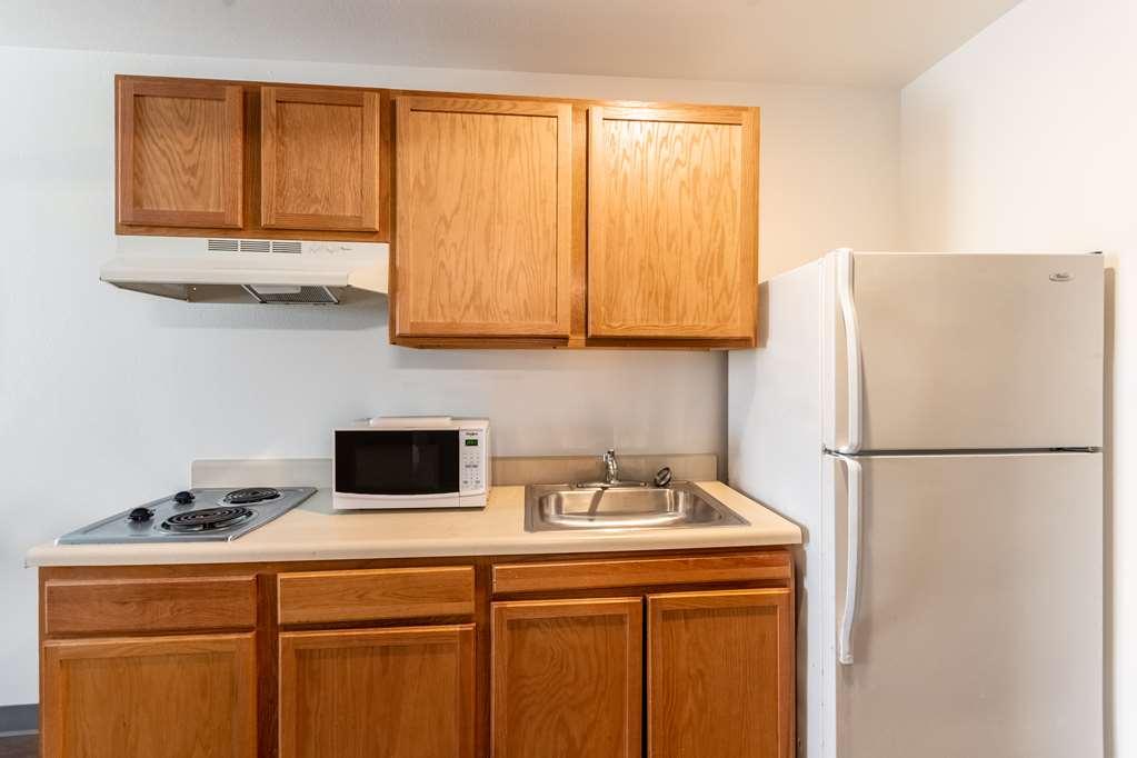 Extended Stay America Select Suites - Бомонт Номер фото